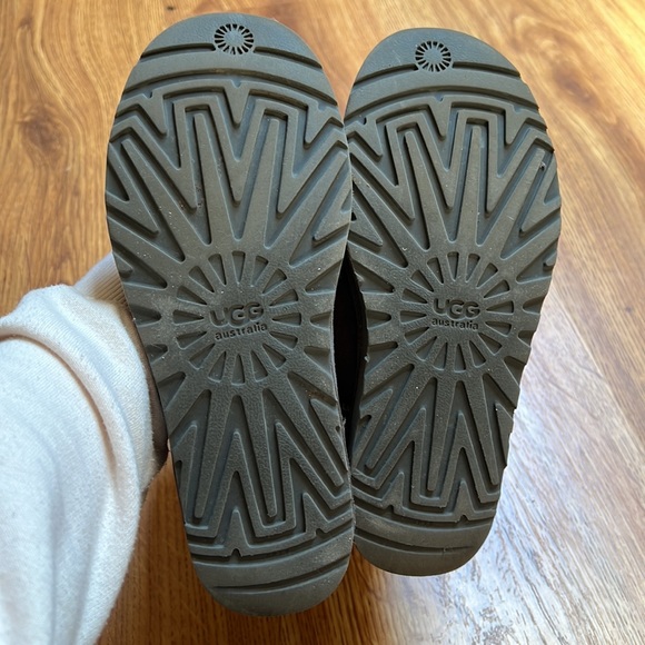 Gray Ugg Boots - Picture 4 of 5